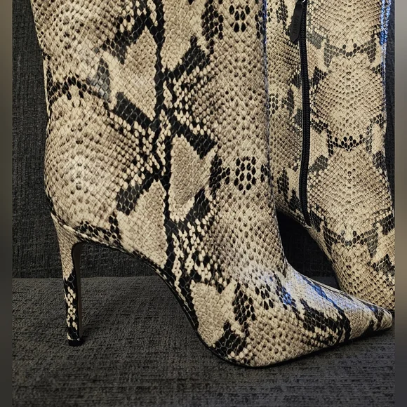 Schutz Snakeskin Leather Sole Heels - Picture 5 of 7